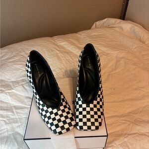 Gianni Bini Green and White Check Heels, Excellent condition!